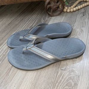 Vionic tide II sandals/10